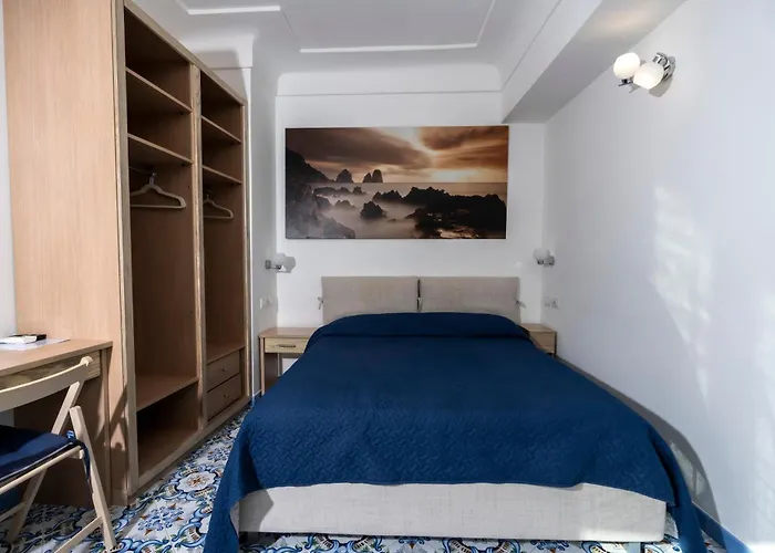 Hotel con tennis: Guest House La Piazzetta