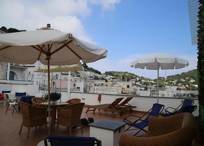 Hotel con tennis: Guest House La Piazzetta